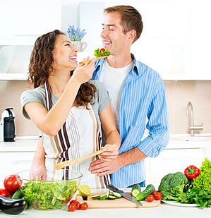 Happy_Kitchen_Fotolia_61536867_XS